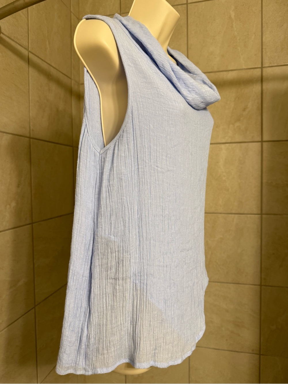 NWOT Gaya light blue cowl neck sleeveless fluttery top, size Extra Large - Picture 4 of 7